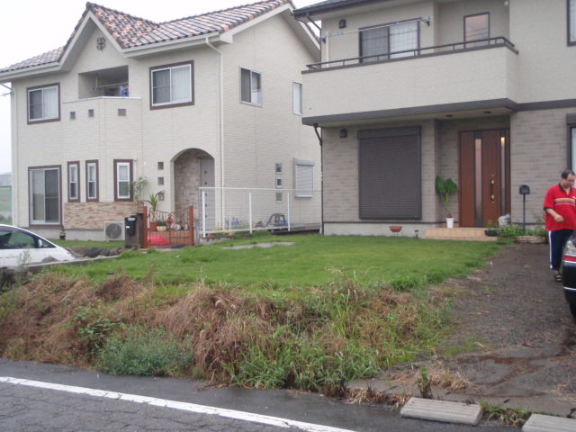 宅盤から道路を見下ろす