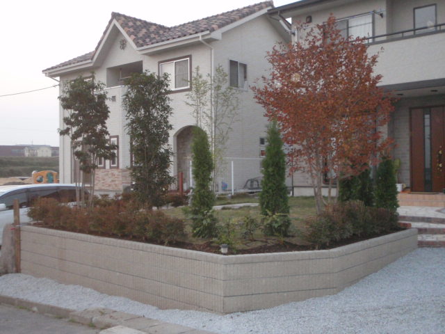 完成した庭全景